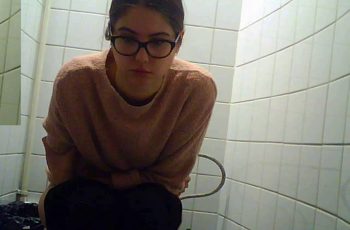 Camera hidden inside the toilet (8 Videos)